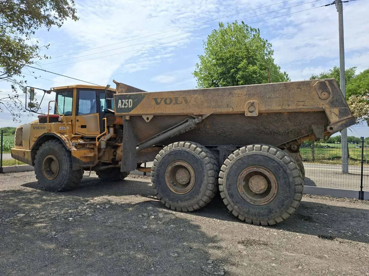 nehezgep-volvo-a25d-03