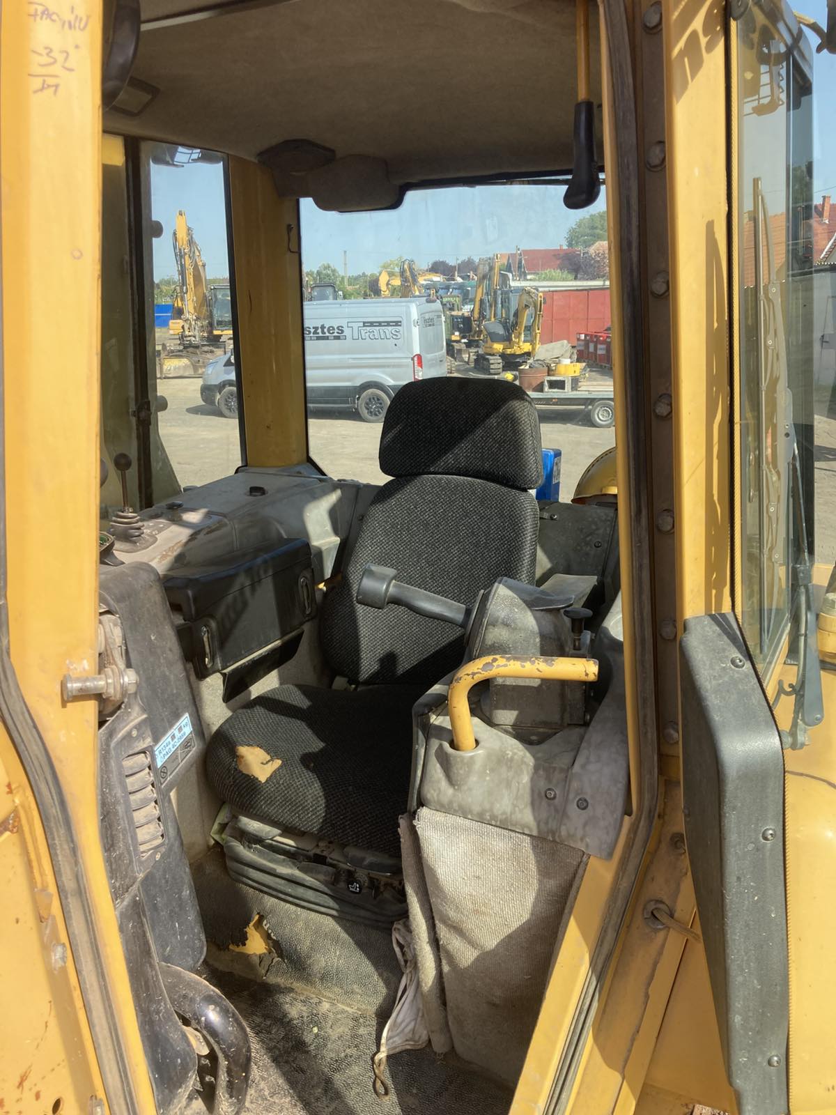 nehezgep-cat-d6n-lgp-web04