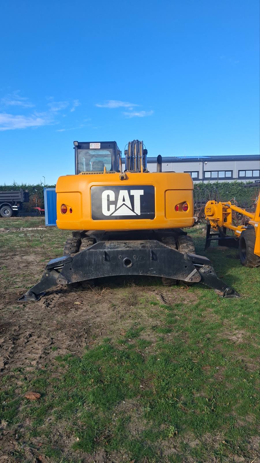 nehezgep-cat-m315d-03