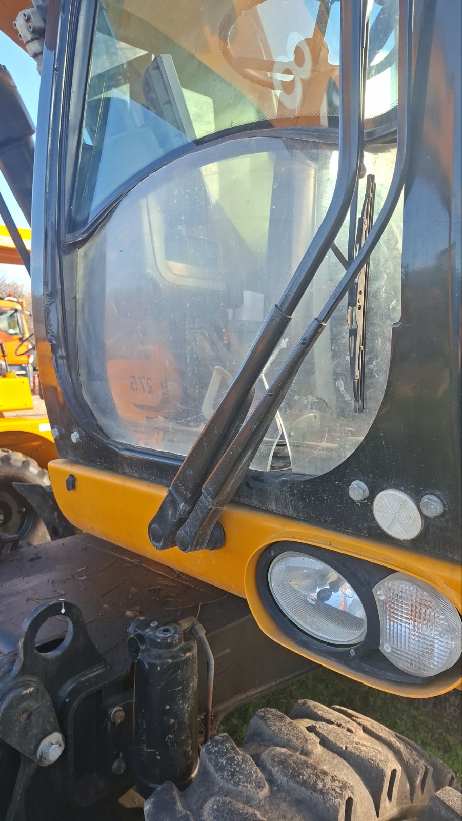 nehezgep-cat-m315d-07