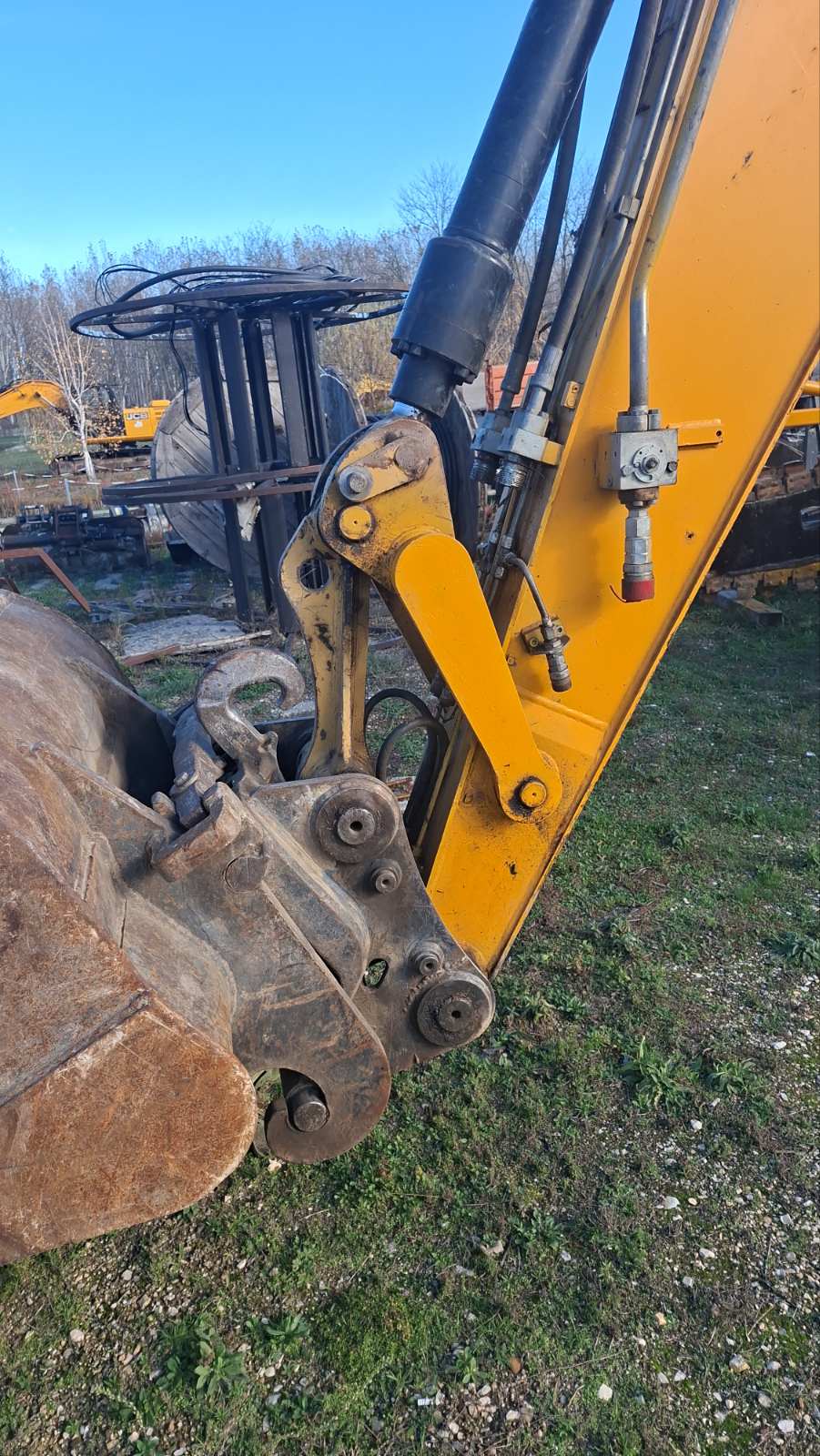 nehezgep-cat-m315d-10