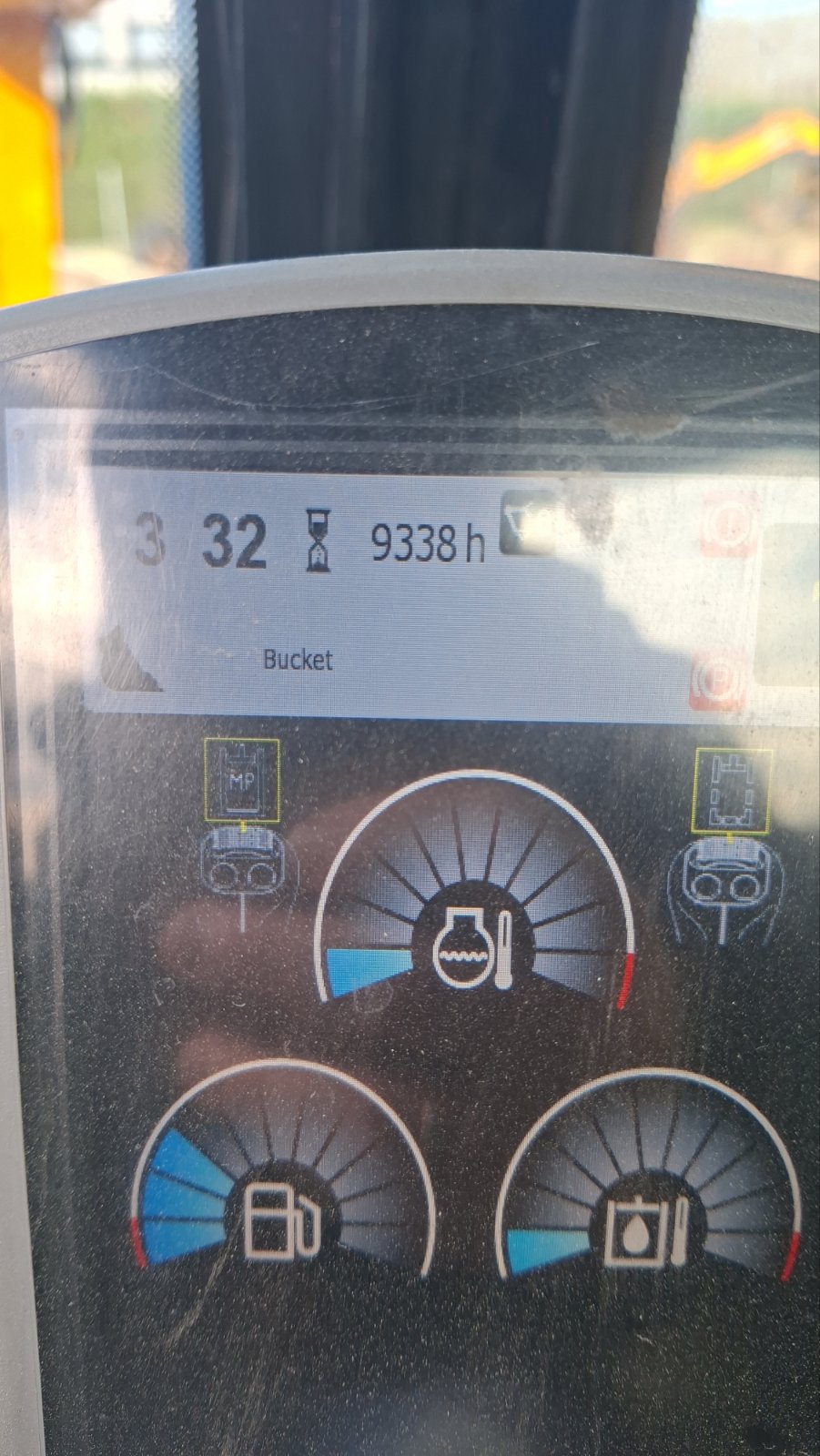 nehezgep-cat-m315d-11