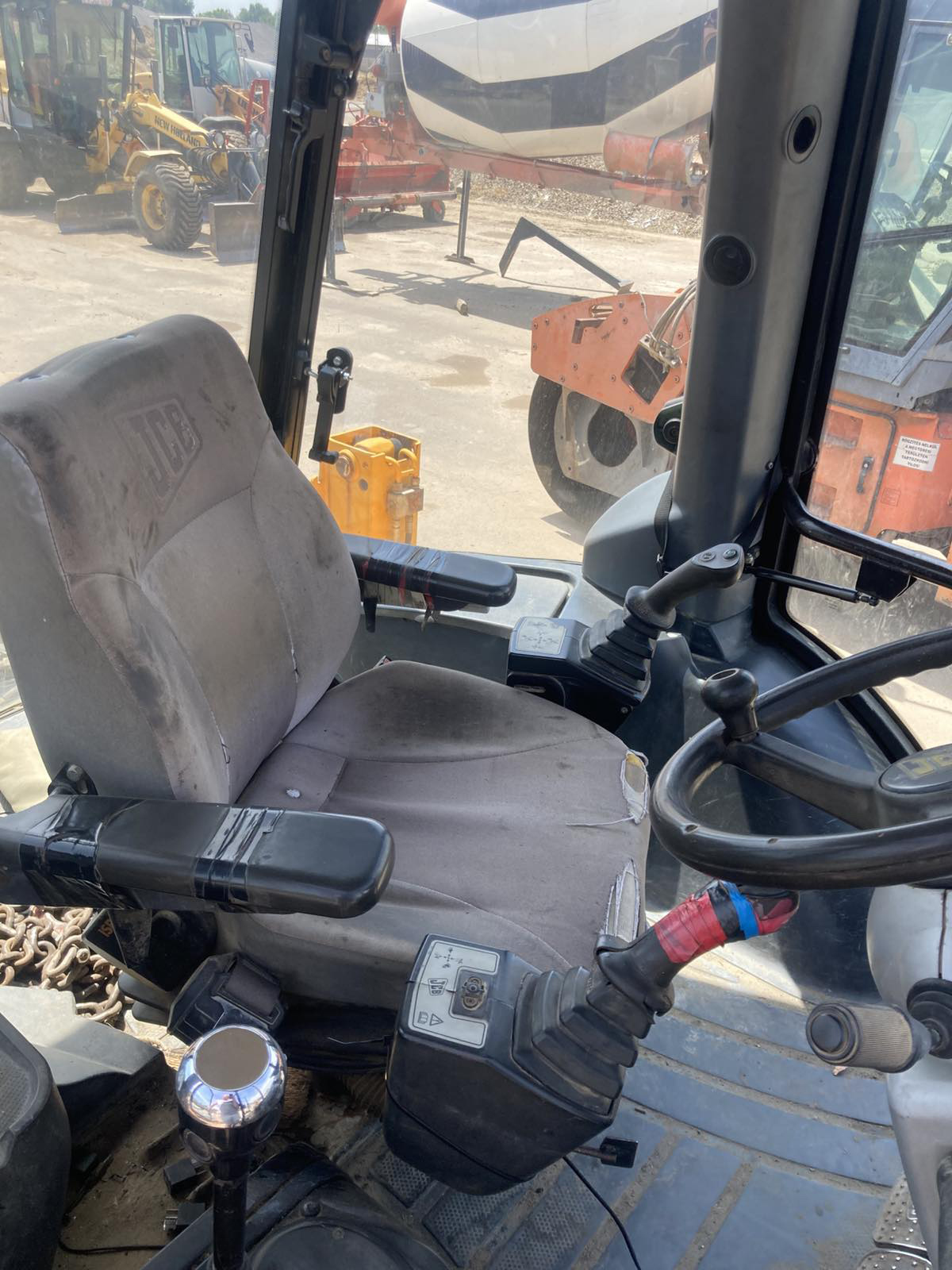 nehezgep-jcb-3cx-web05