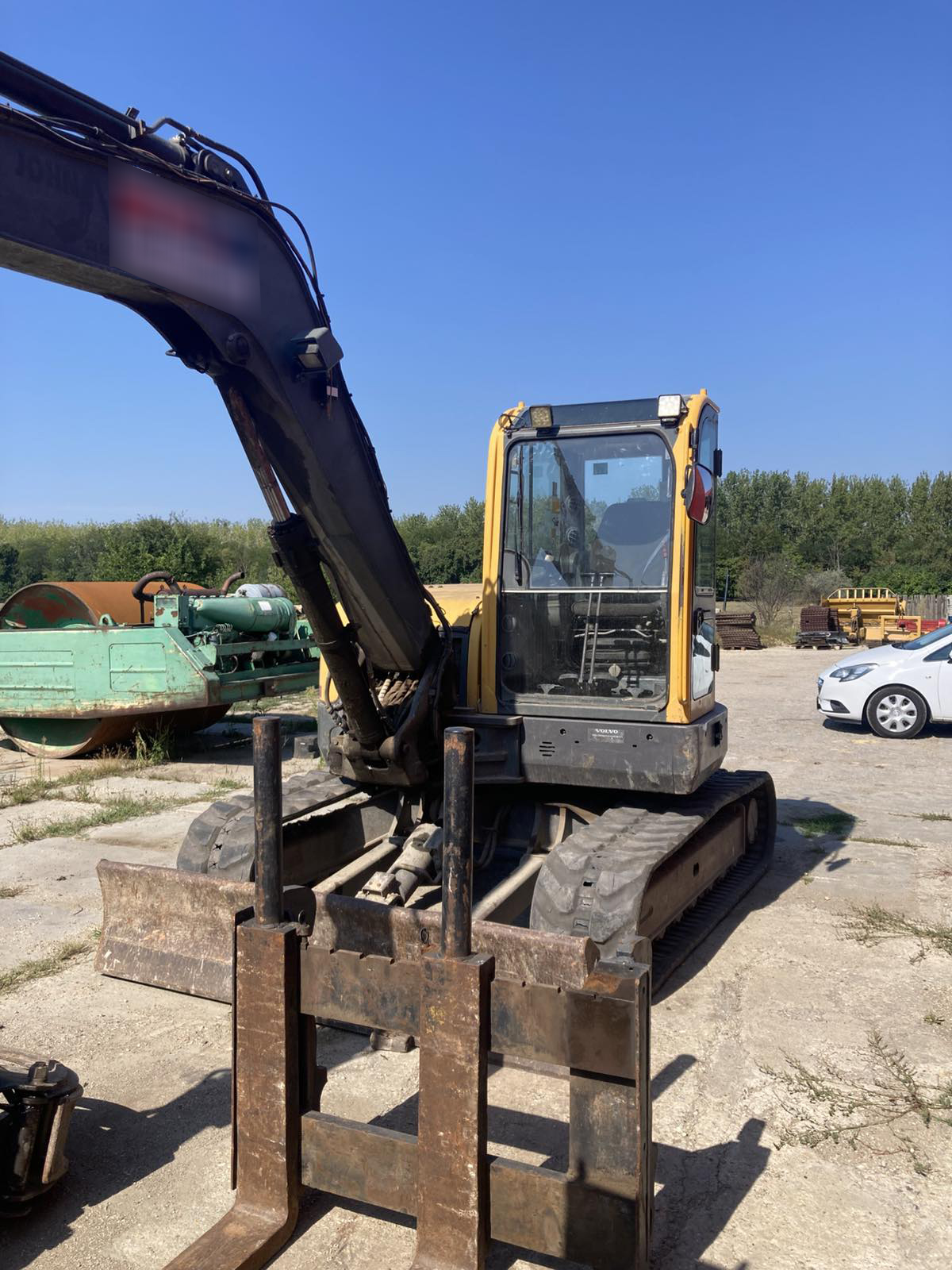 nehezgep-volvo-ecr88-web02