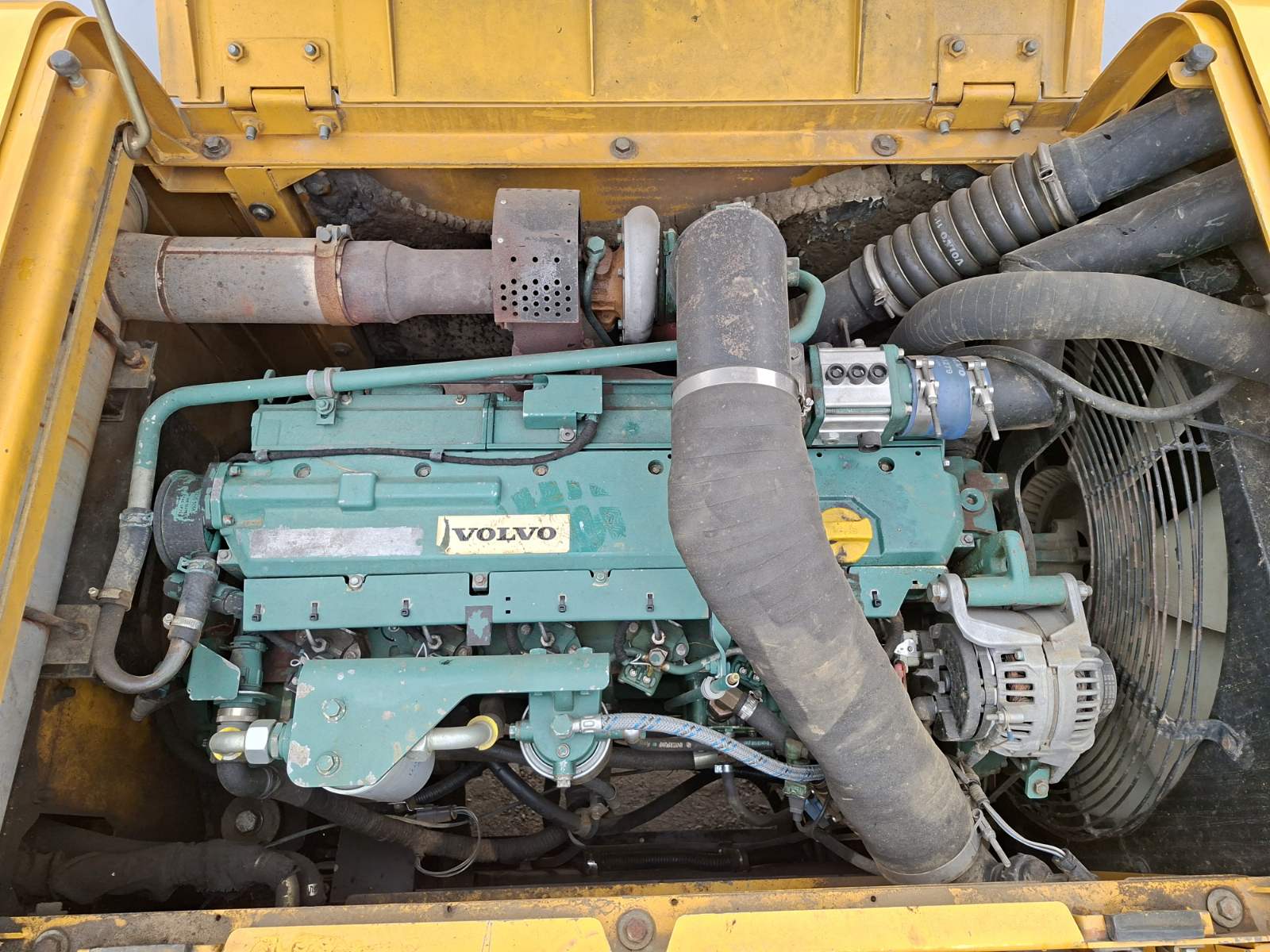 nehezgep-volvo-ec290blc-06