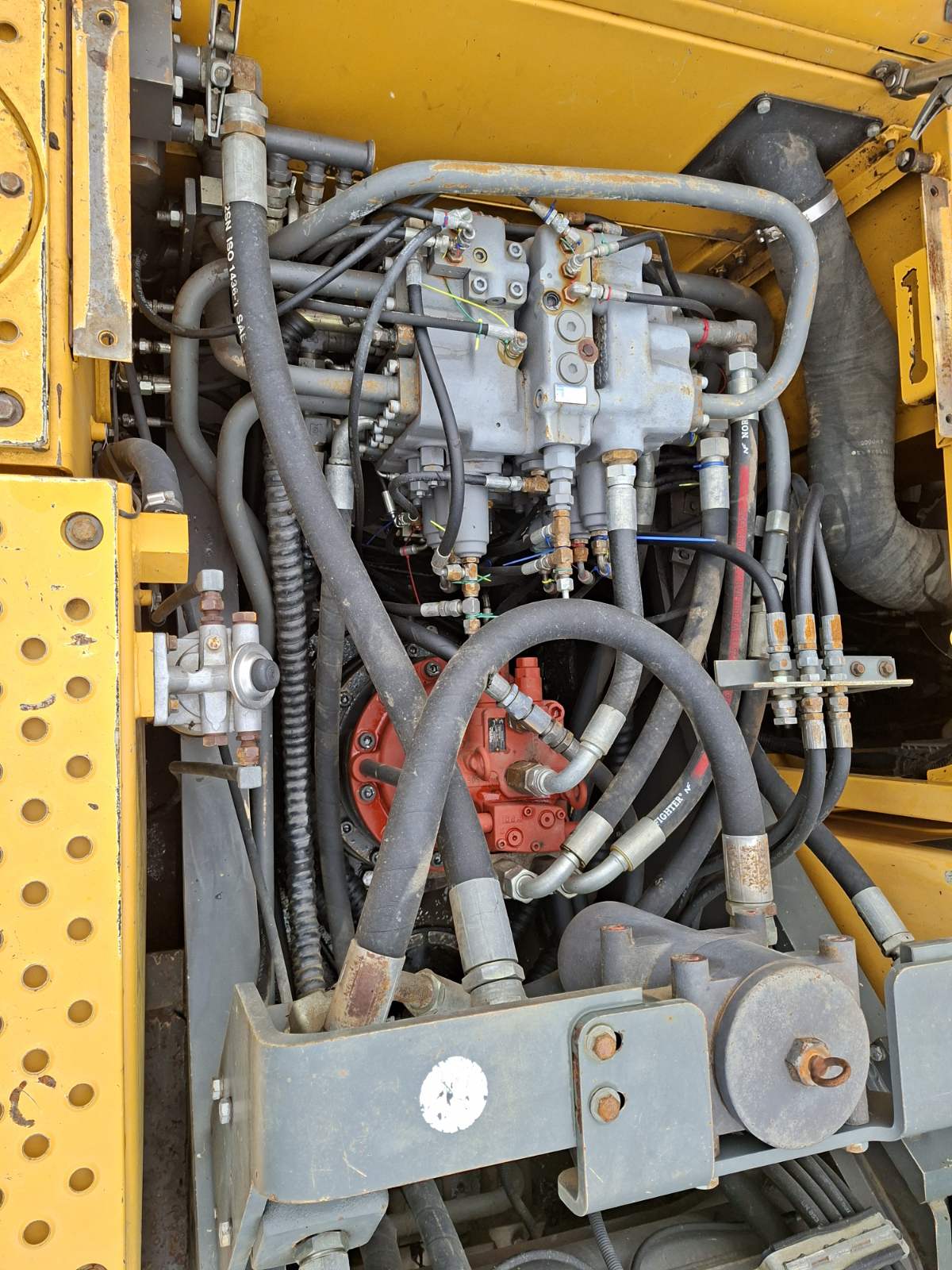 nehezgep-volvo-ec290blc-07