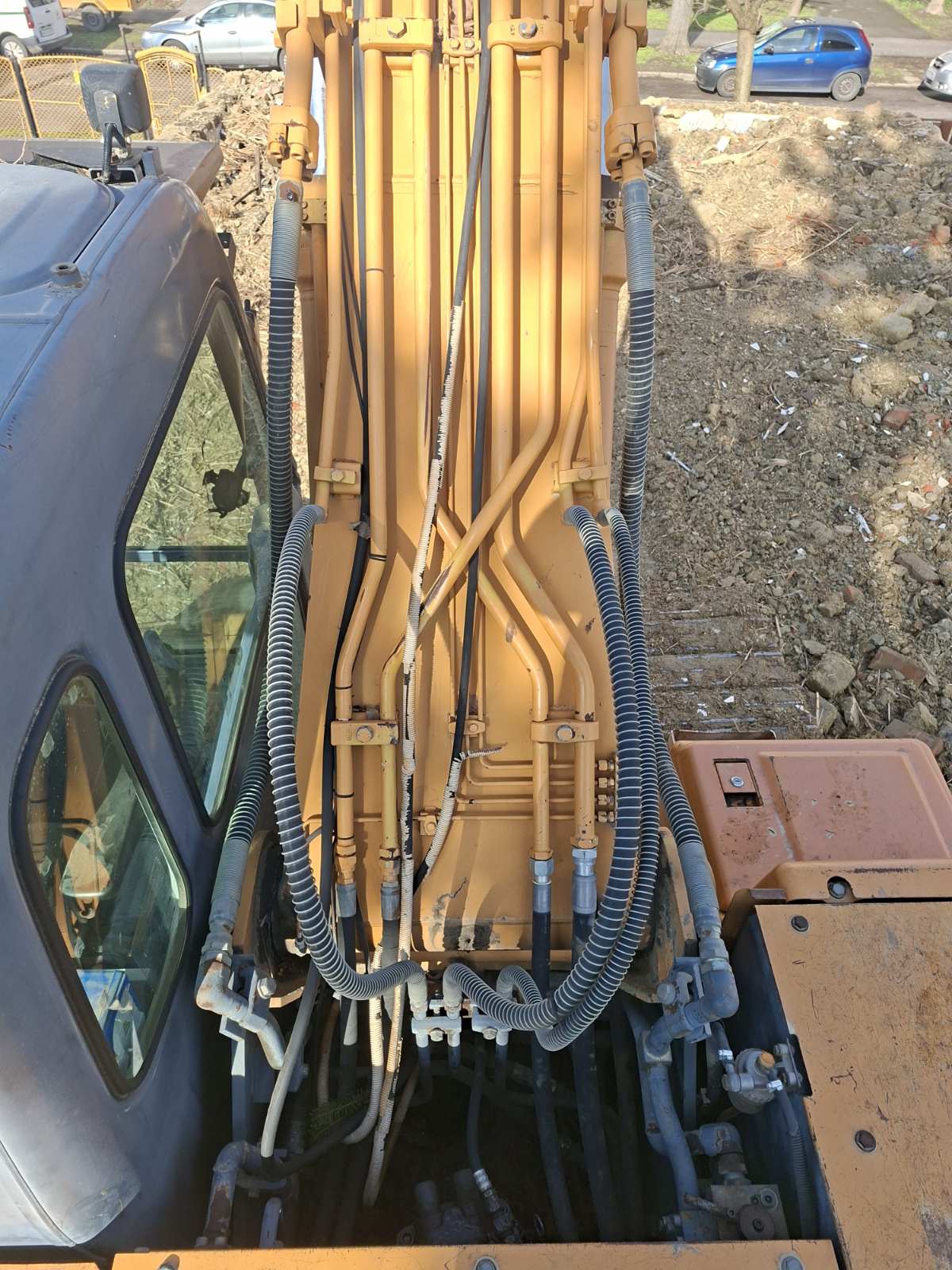 nehezgep-case-cx210-07